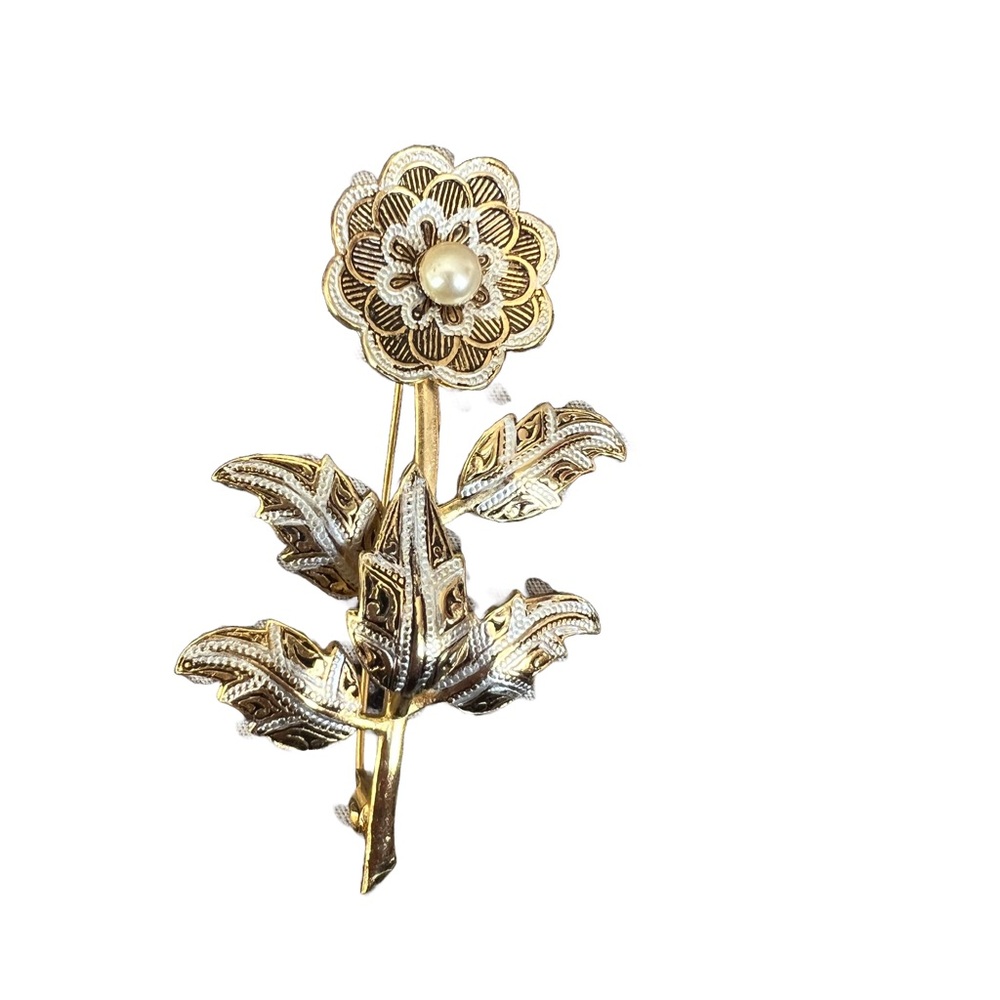 Vintage Flowe Brooch Pin